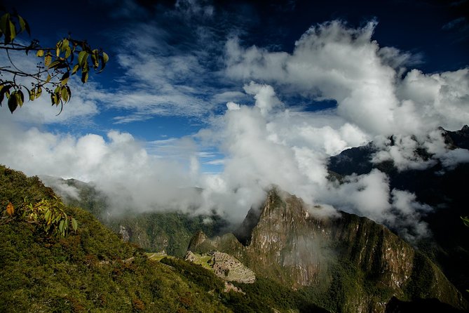 2-Day Private Short Inca Trail to Machu Picchu - Train to Km104: the Urubamba River view that sets the mood