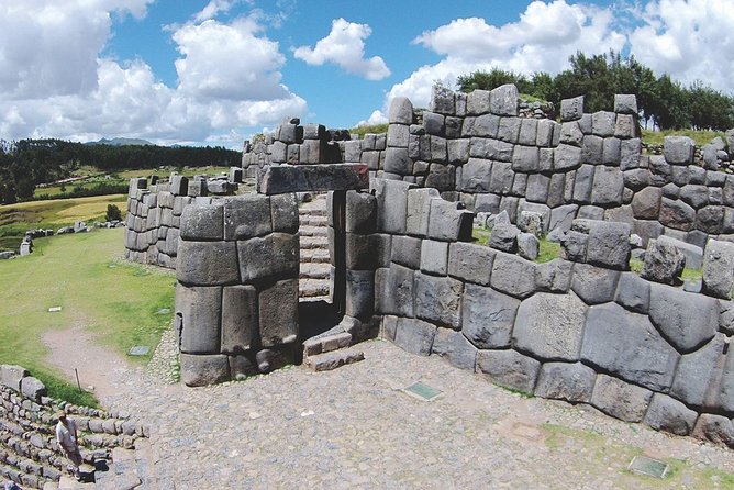 4-Day: All Included Excursion City Tour, Sacred Valley & MachuPicchu - Cusco stops that make the guide’s job easier (and yours more fun)
