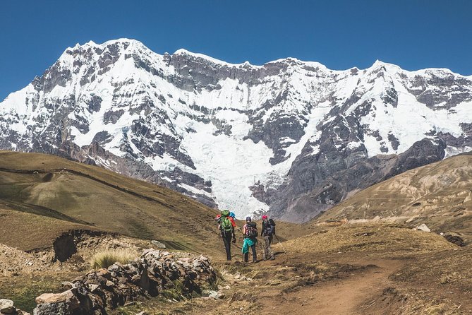 6 day Rainbow Mountain x Ausangate Trek - FlashpackerConnect - Qampa pass and moraine walking: Day 3 (Qampa Pass 5051m)