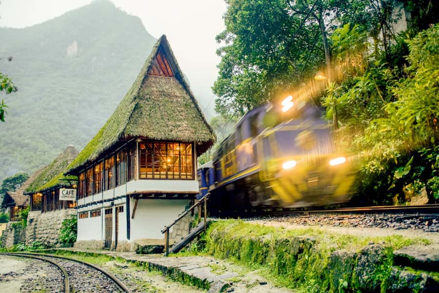 Aguas Calientes: Lunch at Cafe Inkaterra Restaurant - The setting: Ese’Eja palm roof, intimate dining, and Vilcanota River calm
