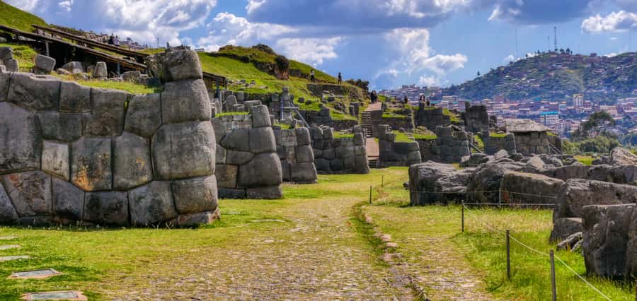 City Tour Cusco & Valle Sagrado Pisac mas Almuerzo - Hotel Pickup and Shared Transport: How the day actually moves