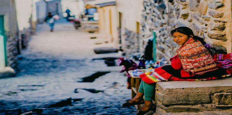 Cusco: Full-Day Tour of The Sacred Valley With Lunch - Chinchero: textiles time plus an Inca wall you can point at