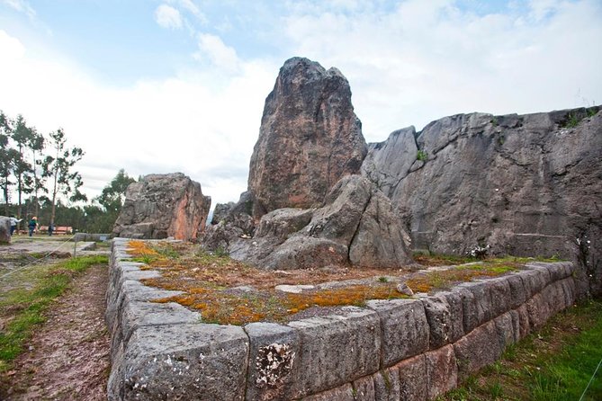 Cusco Half Day City Tour: Four Ruins - Stop 2: Q’enqo, the monolith temple and the mystery of the liquid