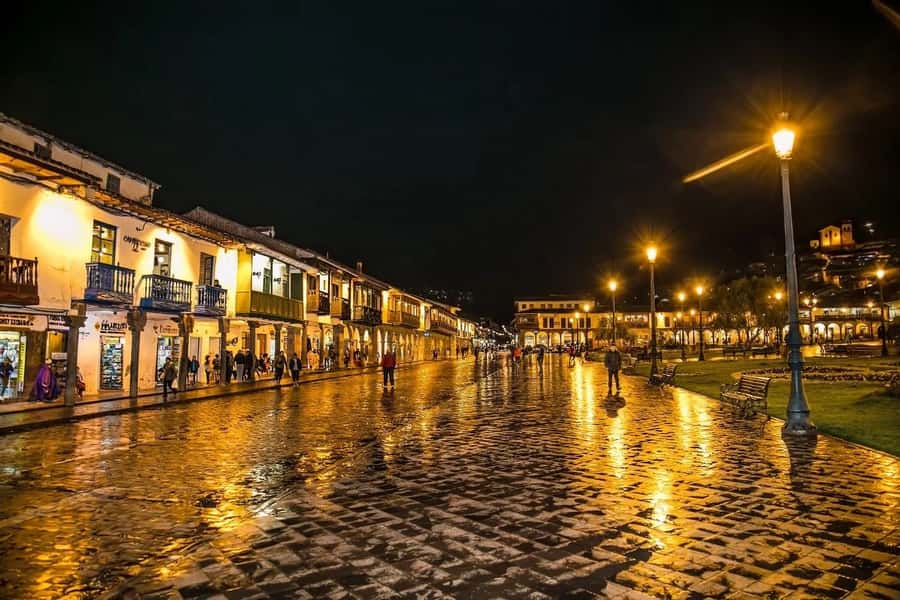 Cusco: Legends and History Night Tour with Pisco Sour - San Blas streets and the night-walk rhythm