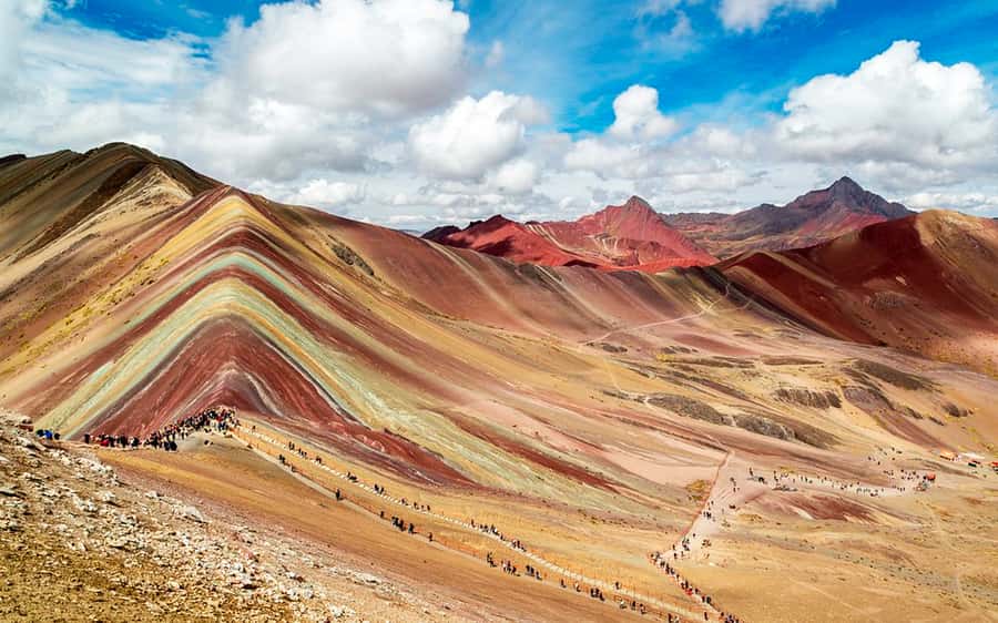 Cusco: Mountain of 7 colors Vinicunca and the Red Valley (optional) - Morning pickup in Cusco: the alarm-clock reality