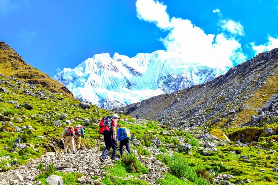 Cusco: Private Full-Day to Humantay Lake with Meals - The Descent Back to Soraypampa, Then Lunch in Mollepata