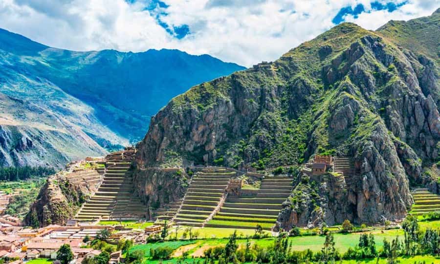 Cusco: Sacred Valley Day Trip with Maras & Moray Salt Mines - Urubamba lunch break: fuel up at the Andean buffet