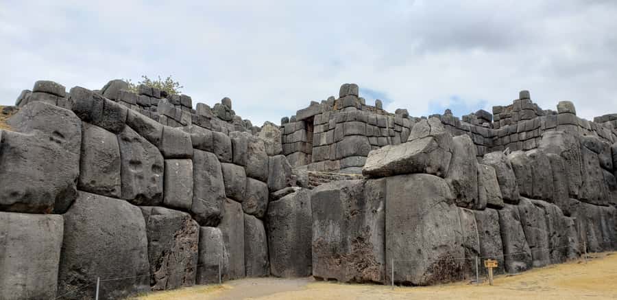 Cusco: Sacsayhuaman Guided Tour and 1-Hour Horseback Ride - Sacsayhuamán Outskirts: Fast Orientation in the Inca Heartland