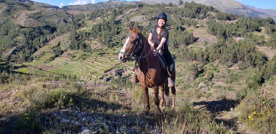 Cusco: Sacsayhuaman Guided Tour and 1-Hour Horseback Ride - Vieja Estancia Ranch Horse Ride: Helmets, Horse Choice, and Big Views