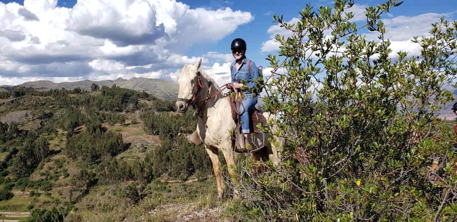 Cusco: Sacsayhuaman Guided Tour and 1-Hour Horseback Ride - Qenqo Huaca Lesson: Understanding Royal Mummification