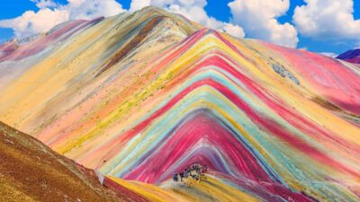 Day trip to Rainbow Mountain and Red Valley - Cusipata breakfast and the road that sets the day up