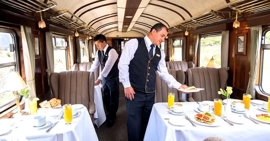 Excursion Cusco - Puno - Titicaca Observatory Train - Meals that work with the pace: welcome drink, 3-course lunch, tea