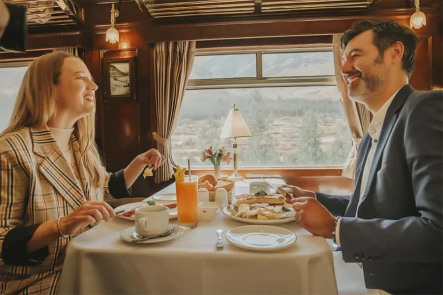 Excursion Cusco - Puno - Titicaca Observatory Train - Abra La Raya village and 4,300m: a high point worth being ready for