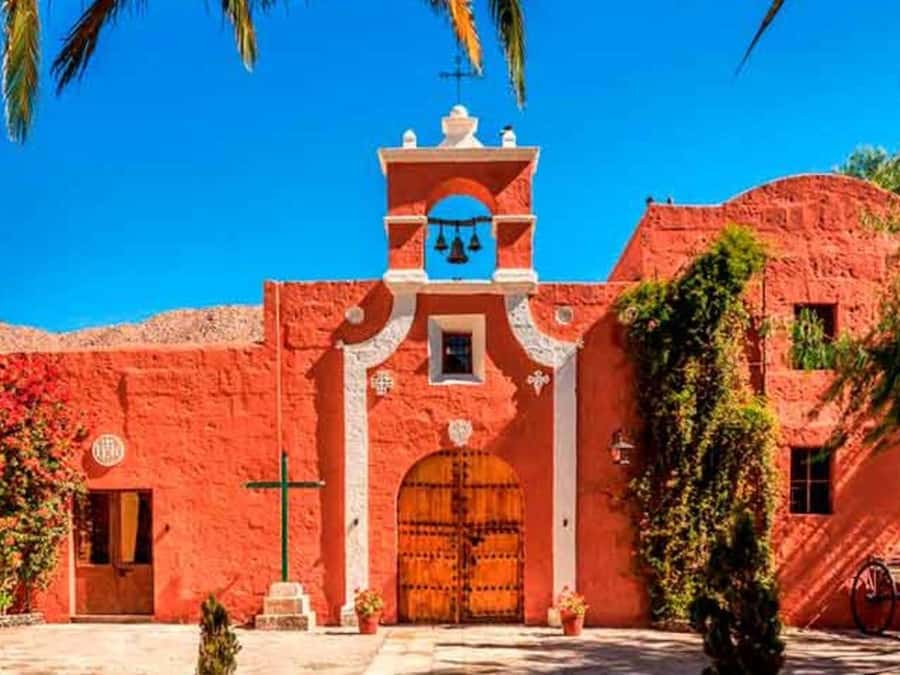 From Arequipa: Mirabus City Tour | Yanahuara Viewpoint | - English commentary reality check: you may want to ask before you ride
