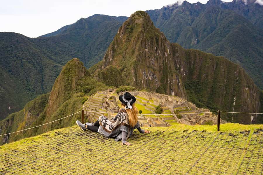 From Cusco: 2-day excursion to Machu Picchu + With Tickets - Cusco to Machu Picchu in 2 days: what the rhythm feels like
