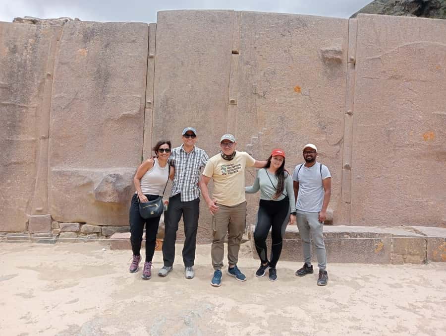 From Cusco: Chinchero, Moray, Maras, Ollantaytambo, Pisaq - Urubamba buffet lunch: a real break in the middle of stone and salt