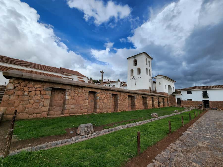 From Cusco: Chinchero, Moray, Maras, Ollantaytambo, Pisaq - Ollantaytambo fortress: walking inside the defenses