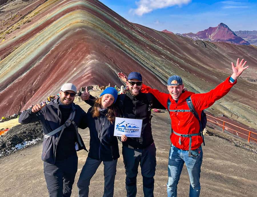 From Cusco: Full Day Rainbow Mountain + Red Valley | PRIVATE - Rainbow Mountain at 5,030 m: the viewpoints, the timing, and the wait
