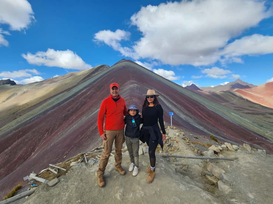 From Cusco: Full Day tour to Rainbow mountain and Red Valley - Meals on the mountain day: why the buffets help more than you think
