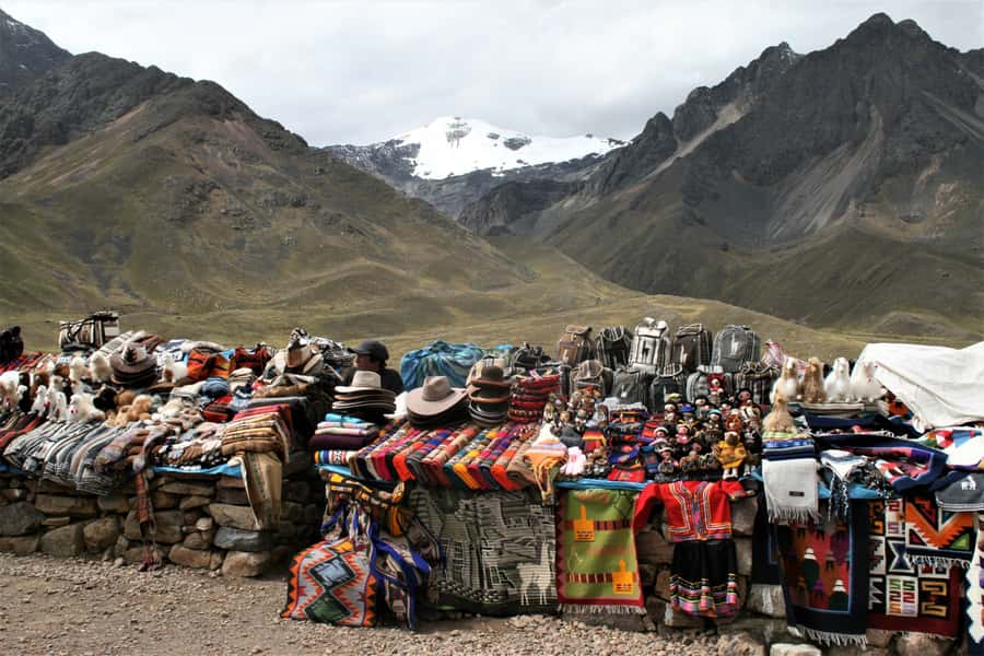 From Cusco: Full-Day Touristic Bus to Puno with Guided Tours - Sicuani Buffet Lunch: The Break That Keeps the Day Enjoyable