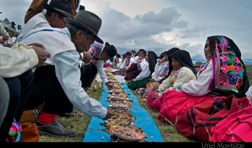 From Cusco: Lake Titicaca, Uros and Amantani by sleeper bus - Shopping for Souvenirs: Markets and Crafts With a Purpose