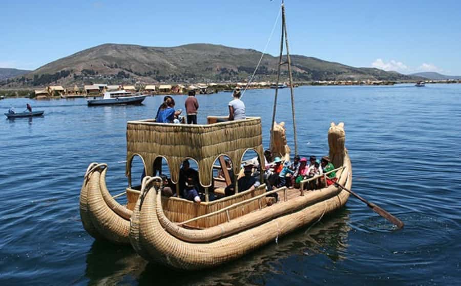 From Cusco: Lake Titicaca with a visit to Uros and Taquile - Lunch in Sicuani and the La Raya viewpoint break