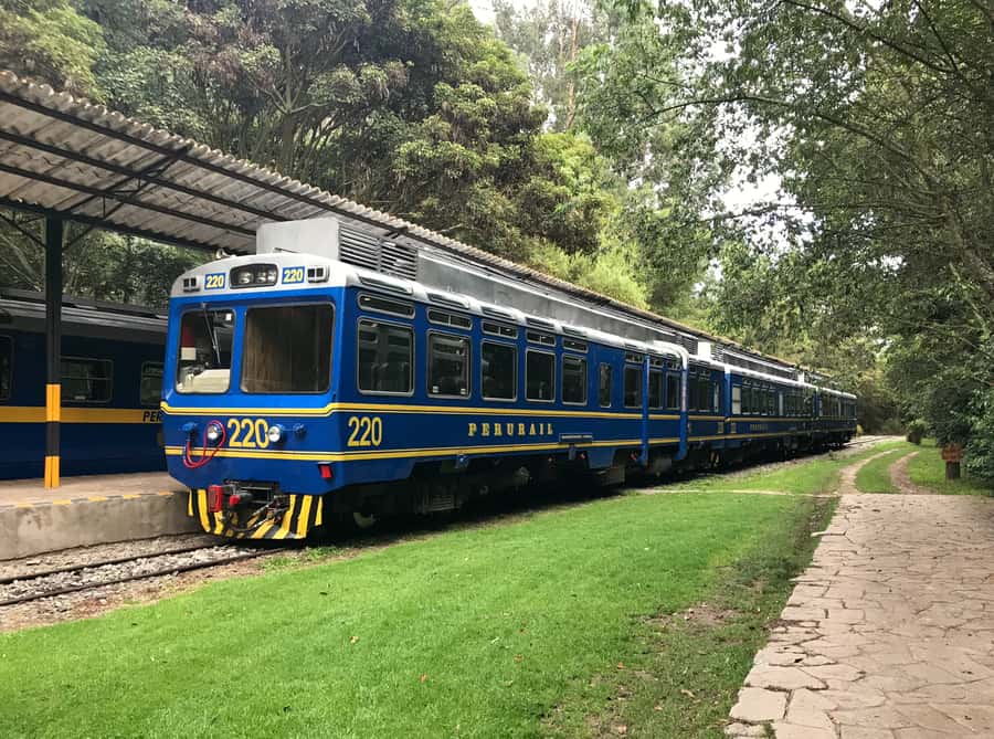 From Cusco: Machu Picchu Private Day Trip on Panoramic Train - Sacred Valley views start the experience (and set the mood)