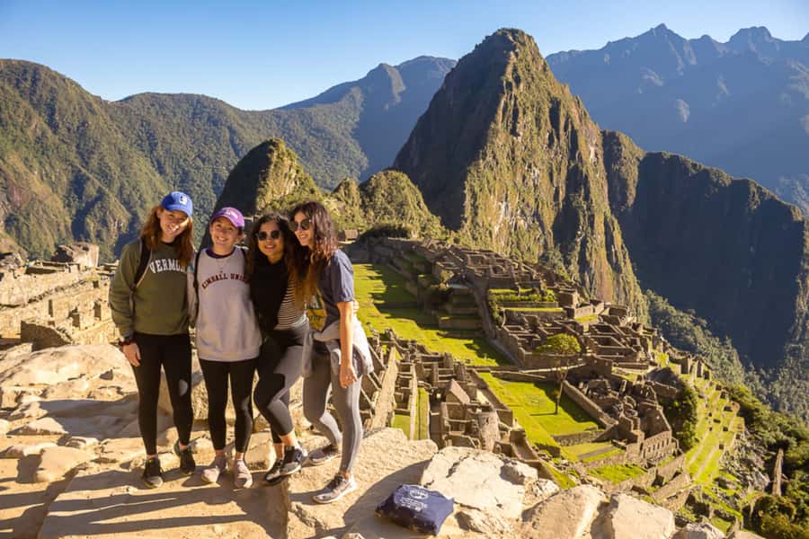 From Cusco: One-Day Round Trip to Machu Picchu by Train - Train to Aguas Calientes: breakfast time, but plan your own food