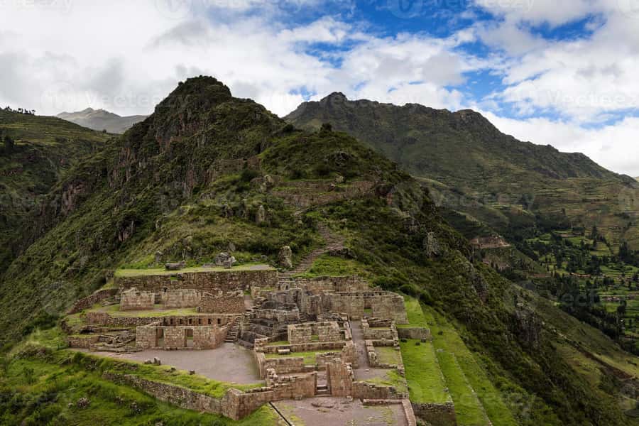 From Cusco: Private Pisac Ruins and Alpaca Farm Day Trip - Back Down to Pisac Town: Market Time
