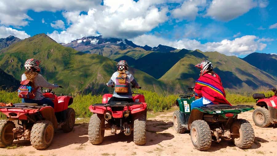From Cusco: Rainbow Mountain on ATVs - The morning drive: 4:30 am pickup and Cusipata breakfast
