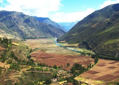 From Cusco: Sacred Valley Tour with Buffet Lunch - Pisac market and town: where souvenir time actually makes sense