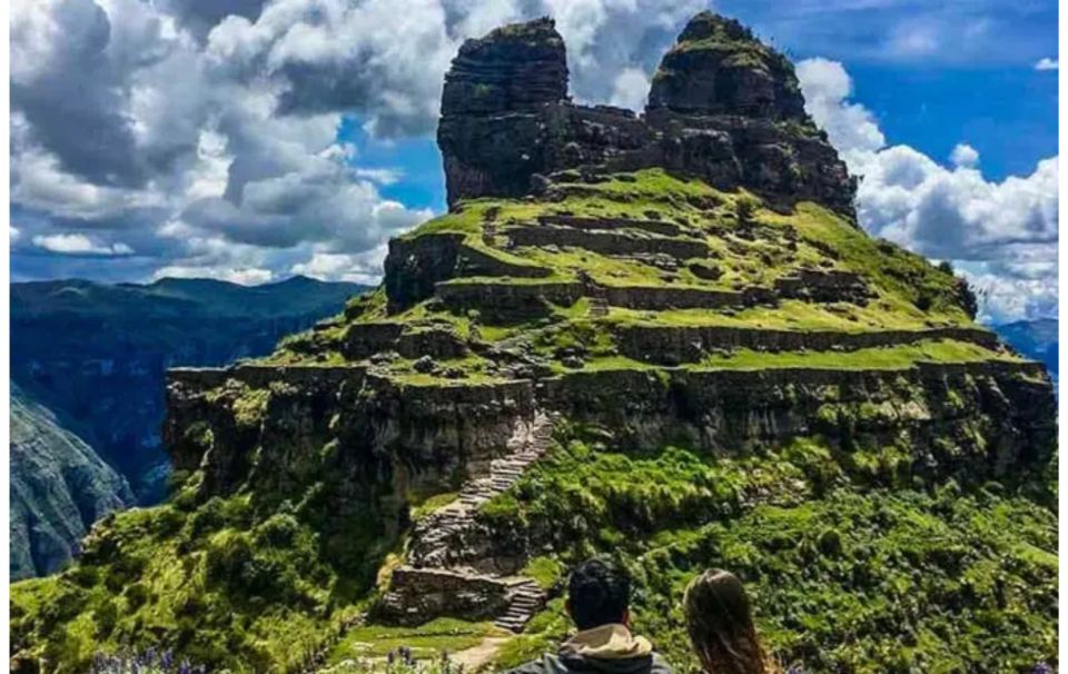 From Cusco: Waqrapukara day tour with meal - At Waqrapukara: horn-fortress views and time for photos