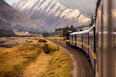 From Puno: Travel to Cusco in Titicaca Train All Inclusive - Getting Onboard: Welcome Drink, Transfers, and a First Look