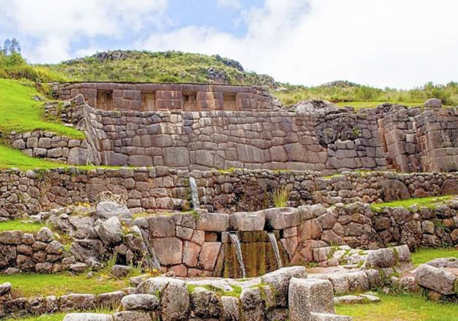 In Cusco: Saqsaywaman, Qenqo, Pukapukara, Tambomachay. - Quick take: what makes this Cusco Inca circuit work