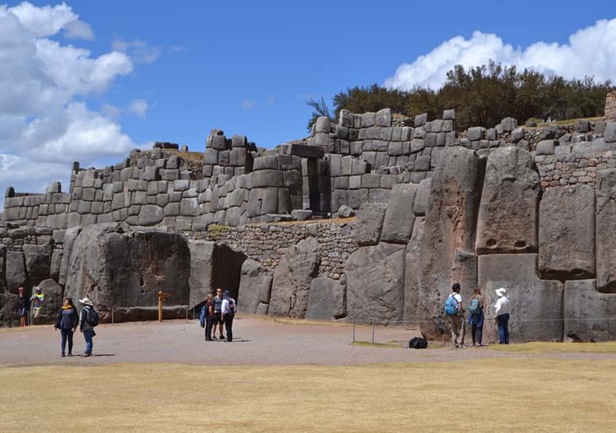 In Cusco: Saqsaywaman, Qenqo, Pukapukara, Tambomachay. - Starting with Qoricancha: how to see the Temple of the Sun correctly