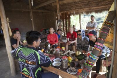 Inca Jungle Premium to Machu Picchu 4-Day and 3-Nights - Day 1: Conde Travel pickup, Málaga Pass bike descent, and Bella Victoria dinner