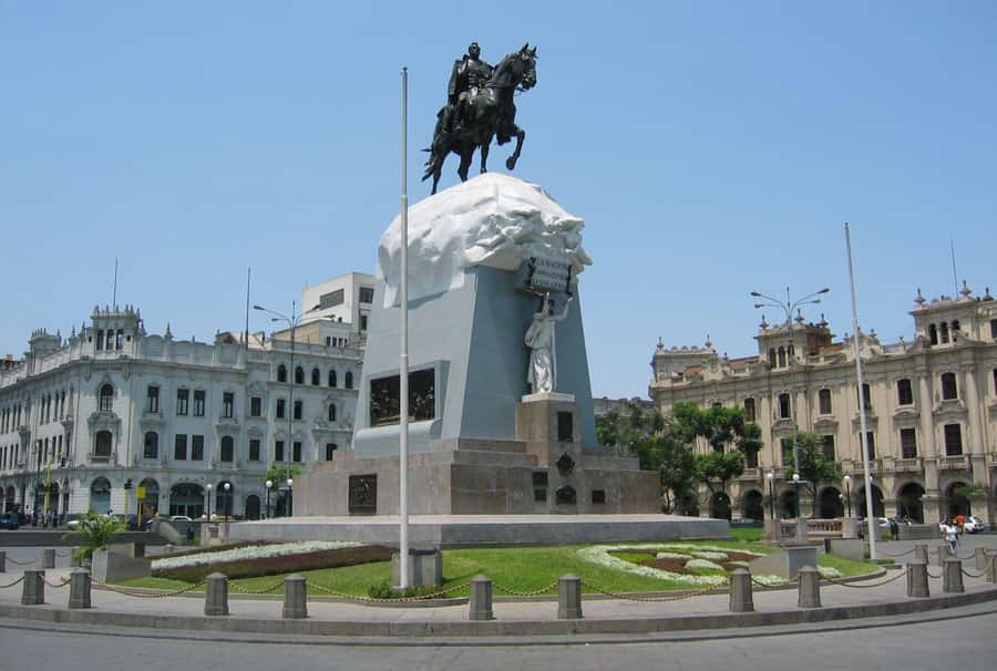 Lima: 7-Day Inca Tour with Flights and Machu Picchu - Lima’s Plaza Mayor day and Huaca Pucllana’s hidden surprise