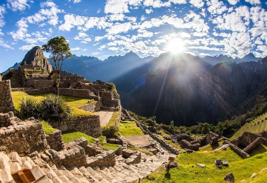 Machu Picchu 2 Days / 1 Night (By Bus) - 4:30 a.m. climb to Machu Picchu: the sunrise advantage