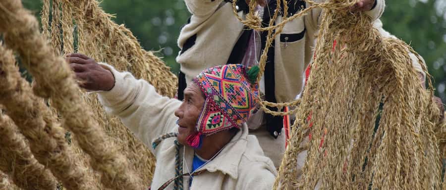 Queswachaka : Tour Inca bridge - Cusipata lunch and your 18:00 return to Cusco