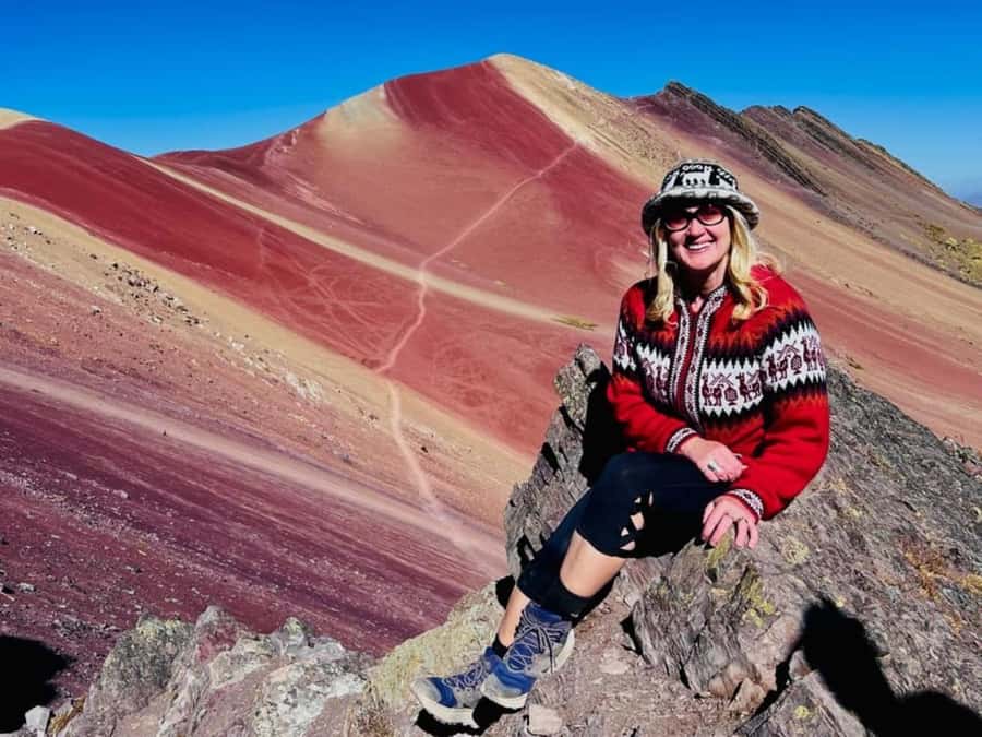 Rainbow Mountain Vinicunca Short Route + Red Valley - Summit time at 5,010 m: photos, a rest break, and weather luck
