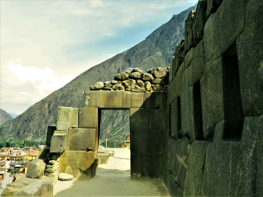 Sacred Valley & Machu Picchu by Train: 2-Day, 1-Night Tour - Overnight in Aguas Calientes: where sunrise logistics start