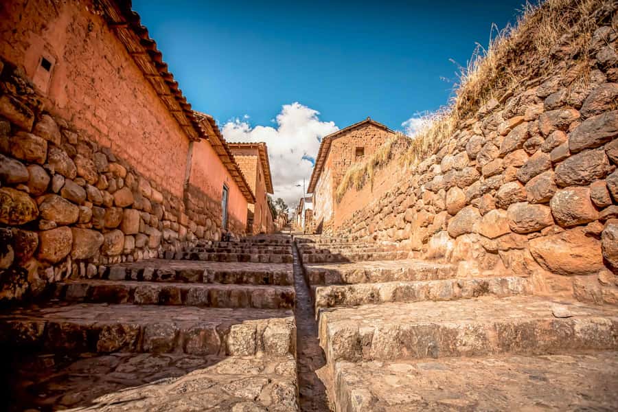 Sacred Valley: Ollantaytambo, Chinchero And Yucay With Lunch - Chinchero: artisan traditions with big Sacred Valley views