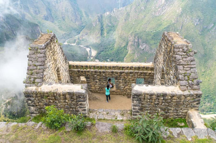 Tour Machu Picchu + Mountain of Huayna Picchu 2 days - Your hotel night in Machu Picchu Pueblo: sleep matters more than you think