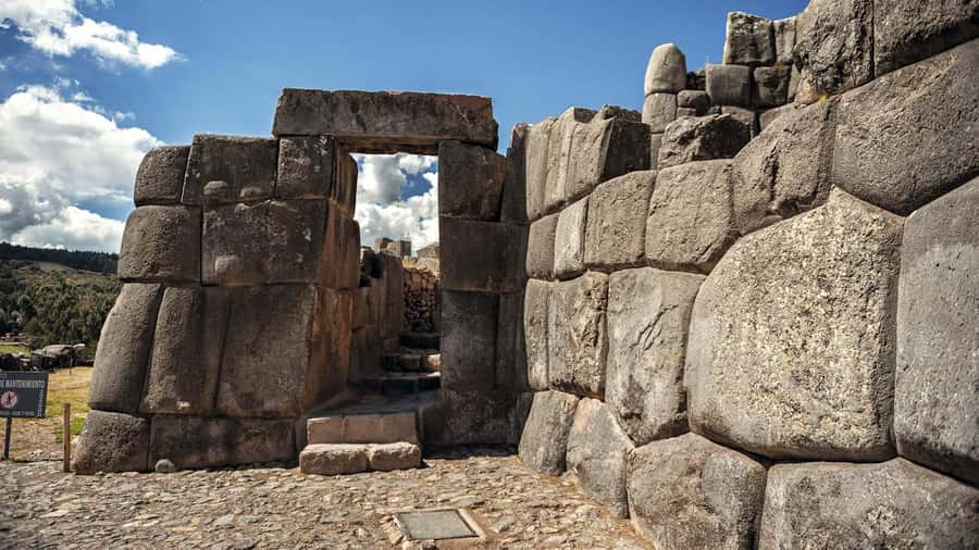 Tour of the most important points in the city of Cusco. - Qoricancha: starting with the Temple of the Sun